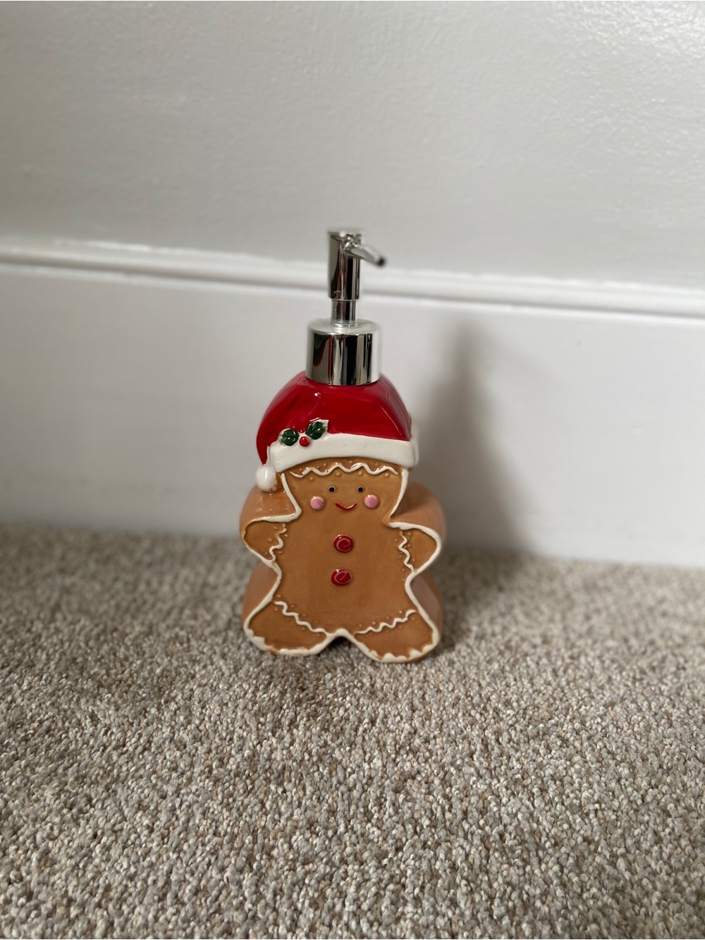 Ceramic Christmas Gingerbread Man Soap Lotion Dispenser Pump Santa Hat Gingy
